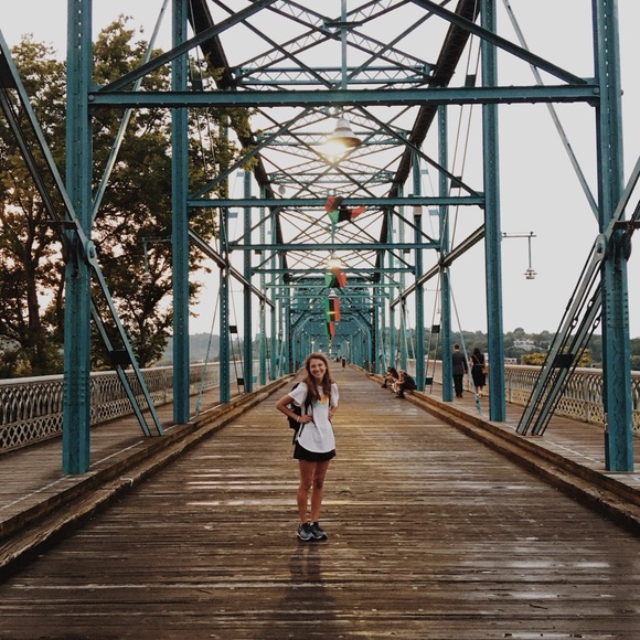 Meet your Posher, Emily - Picture 1 of 1